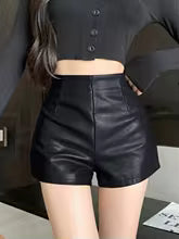 Short de Couro Feminino Slim Fit