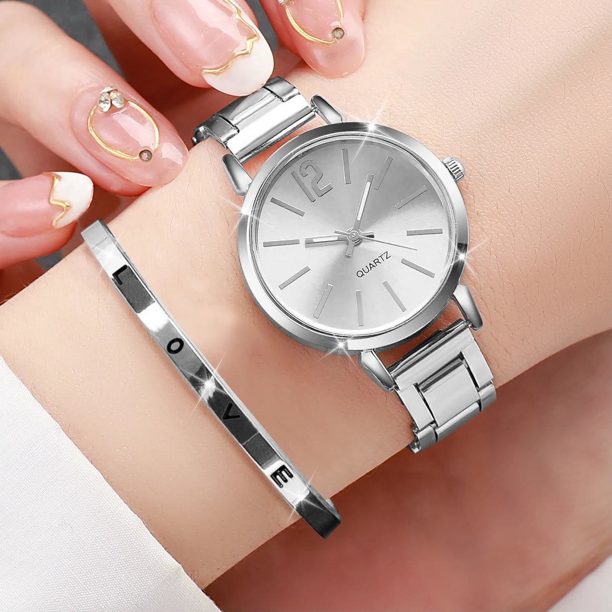 Relógio elegante de quartzo com pulseira de aço e pulseira temática de amor. - Casslu