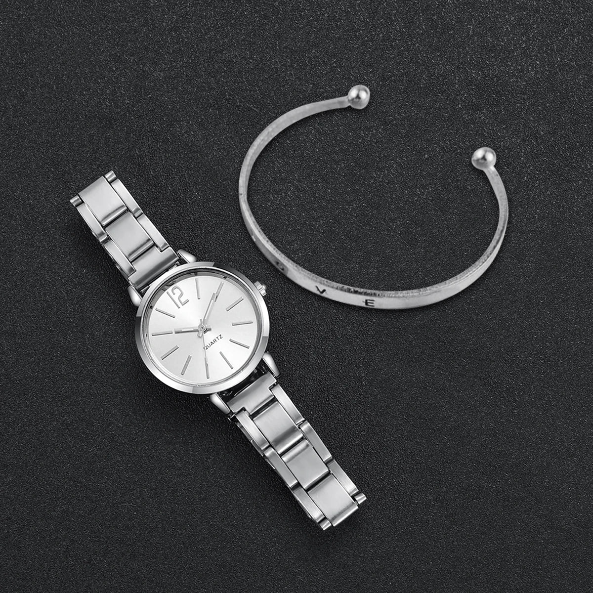 Relógio elegante de quartzo com pulseira de aço e pulseira temática de amor. - Casslu