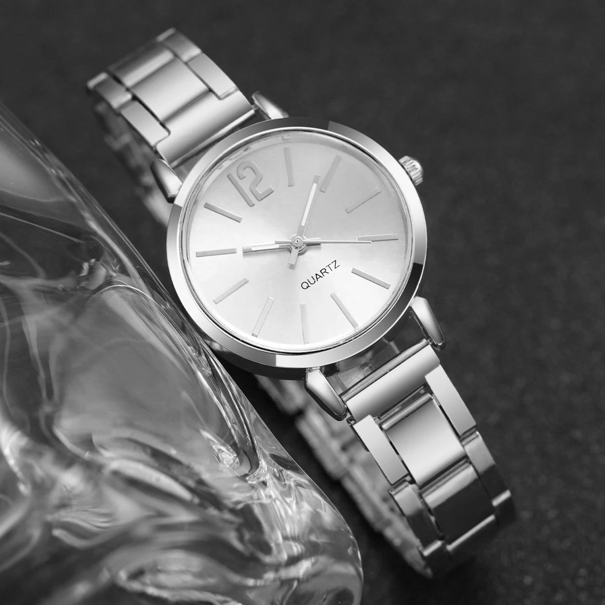 Relógio elegante de quartzo com pulseira de aço e pulseira temática de amor. - Casslu